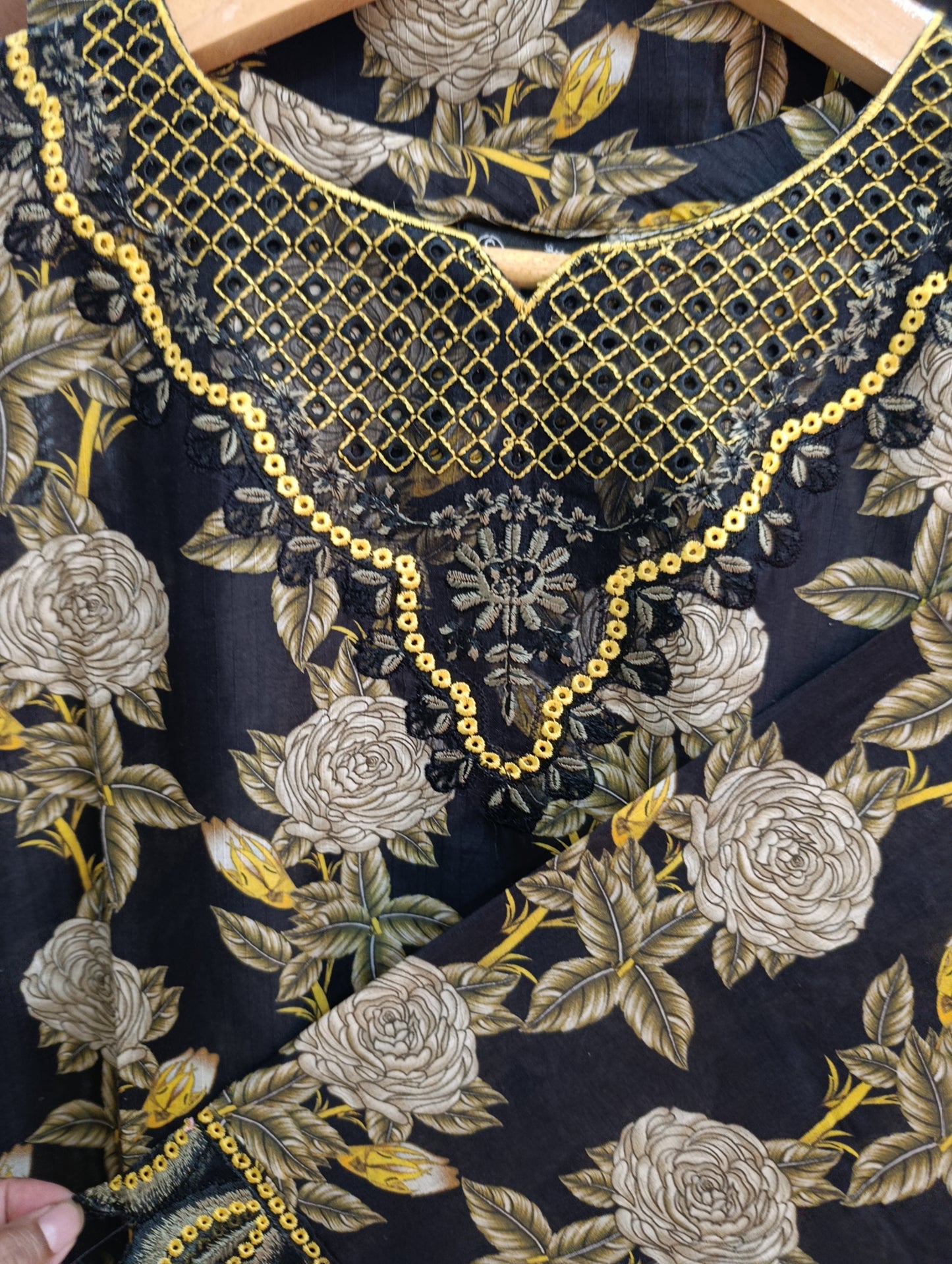 3 Piece Lawn Embroidered Suit